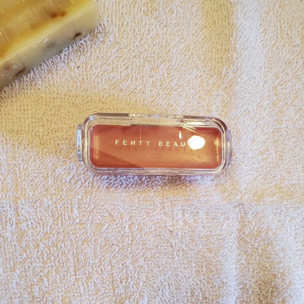** 3/$20 Fenty Gloss Bomb Clip On